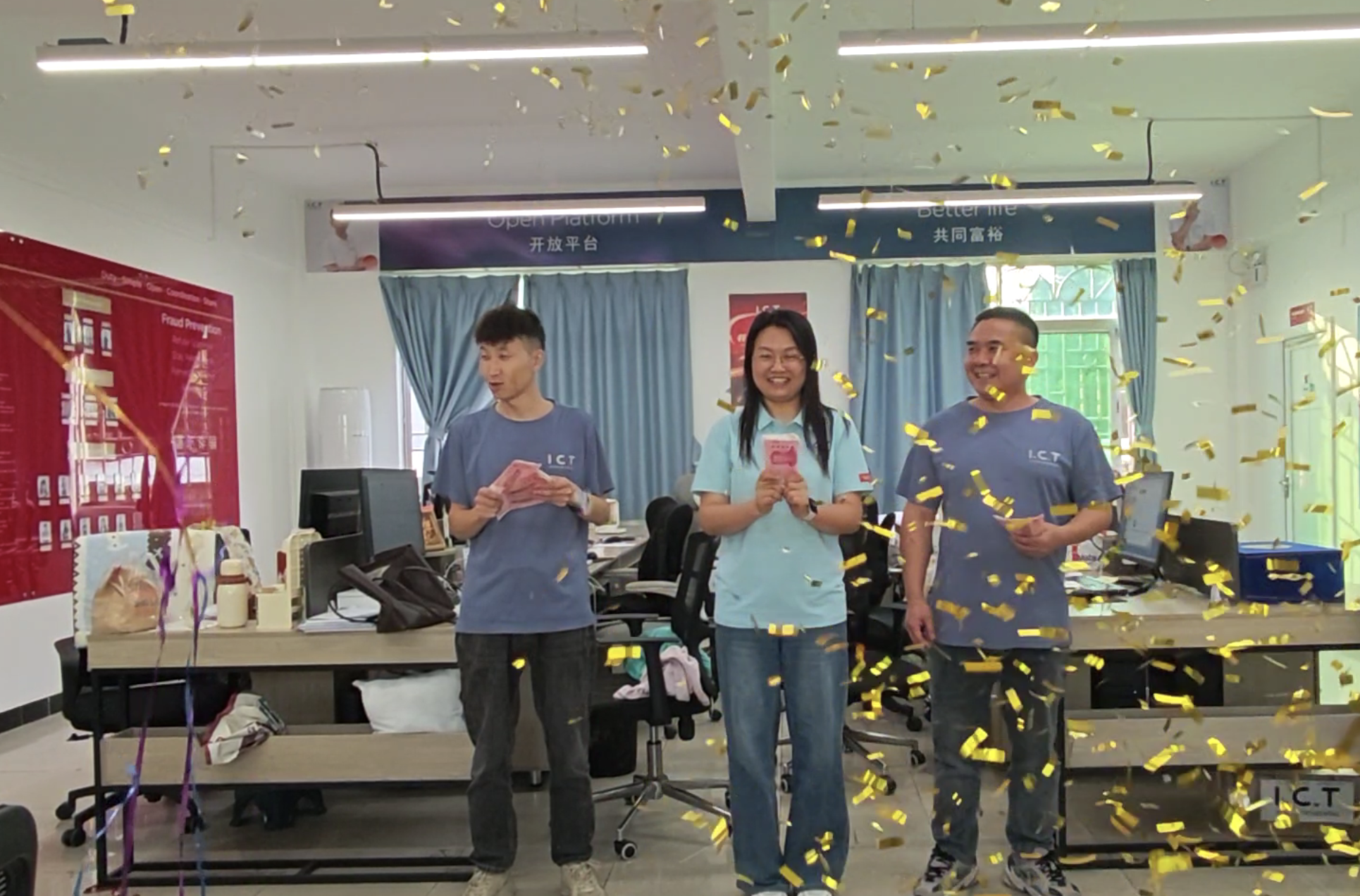 آلة تكنولوجيا المعلومات والاتصالات SMT-أمر كبير