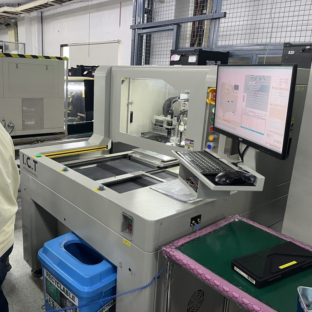 آلة قطع جهاز التوجيه Depaneling لفصل الرصاص من لوحة PCB