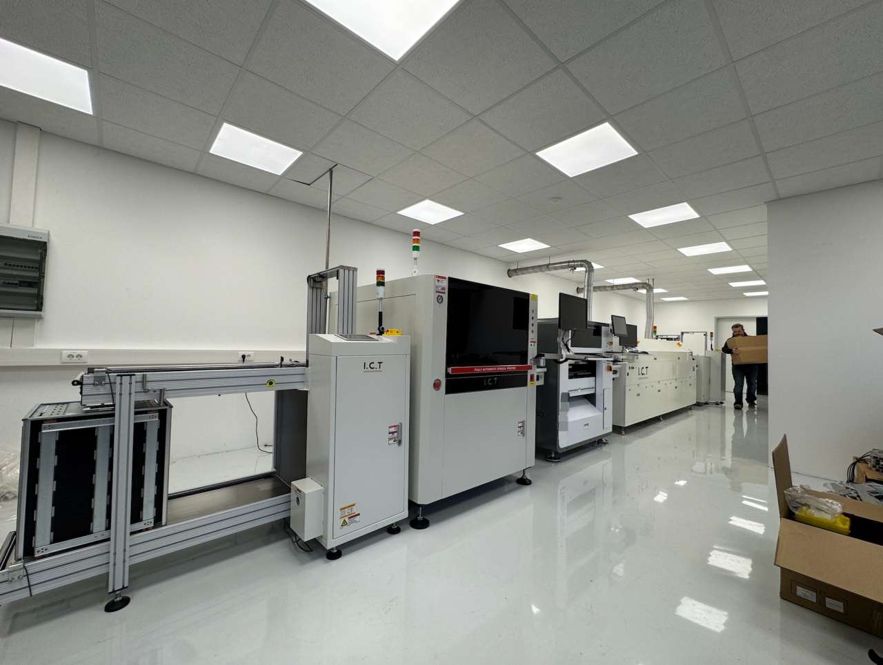 تكنولوجيا المعلومات والاتصالات SMT الخط الكامل-1.jpg