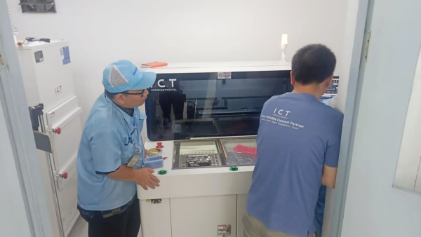 الدعم الفني لتكنولوجيا المعلومات والاتصالات لآلة توجيه PCBA إلى EMS في إندونيسيا.