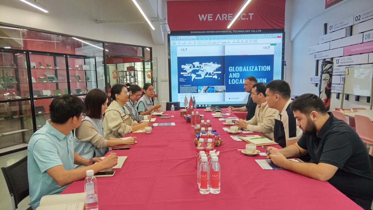 زيارة عملاء تكنولوجيا المعلومات والاتصالات-1