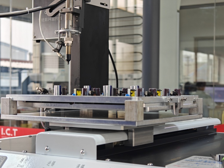 نموذج اختبار روبوت لحام تكنولوجيا المعلومات والاتصالات 02