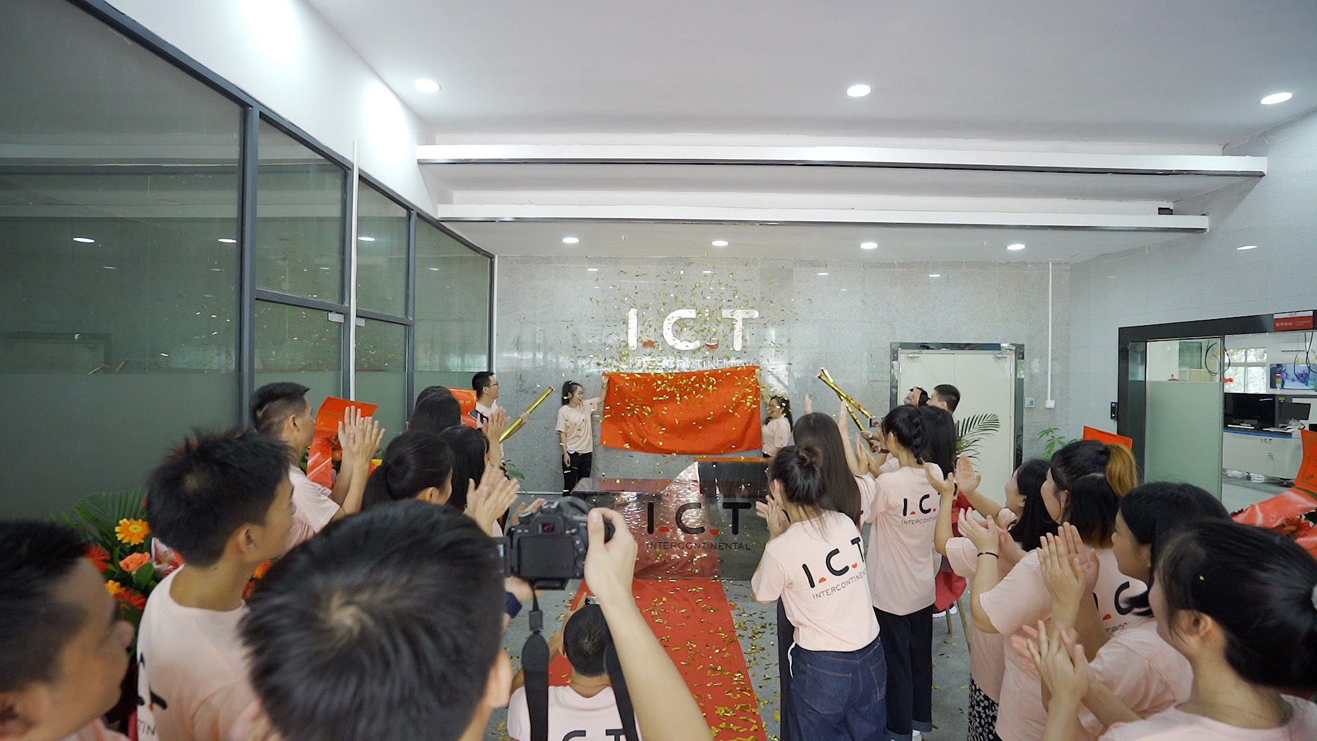 مصنع تكنولوجيا المعلومات والاتصالات SMT