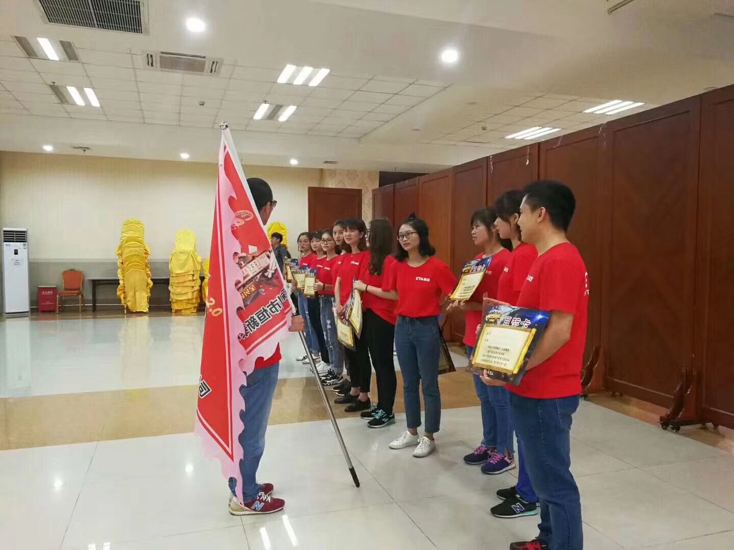 خدمة تكنولوجيا المعلومات والاتصالات SMT