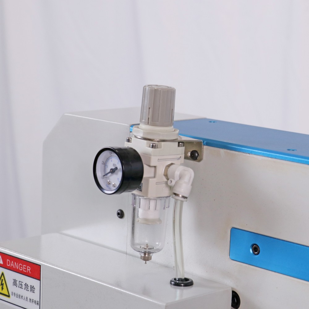 آي سي تي-GV330 | آلة القطع على شكل حرف V من نوع المقصلة