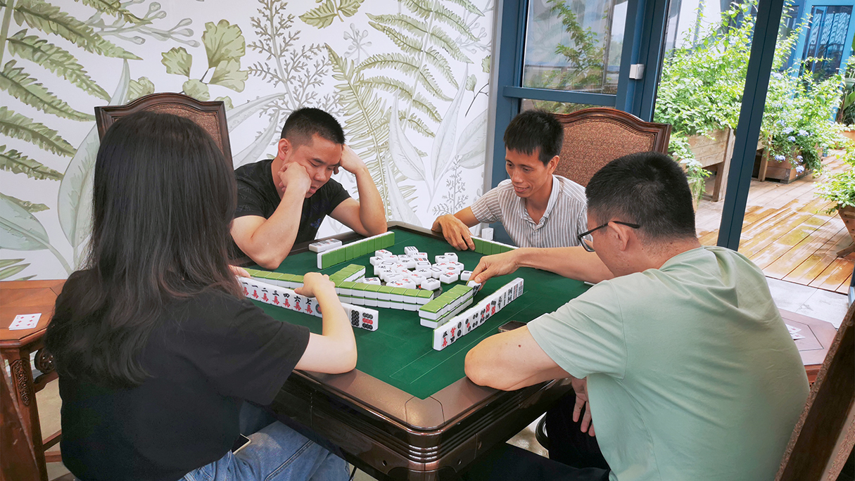 بناء فريق تكنولوجيا المعلومات والاتصالات في الفترة من 21 إلى 4 مايو