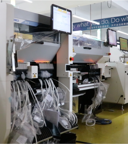 تكنولوجيا المعلومات والاتصالات | ماكينة JUKI SMT-Pick-and-Place ماكينة إنتاج ذات 3 محاور ماكينة SMT Pick&Place