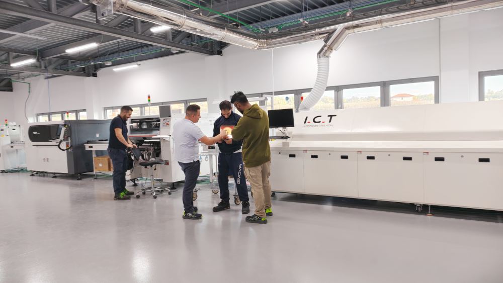 خط إنتاج شريط ICT LED في إيطاليا 03.jpg